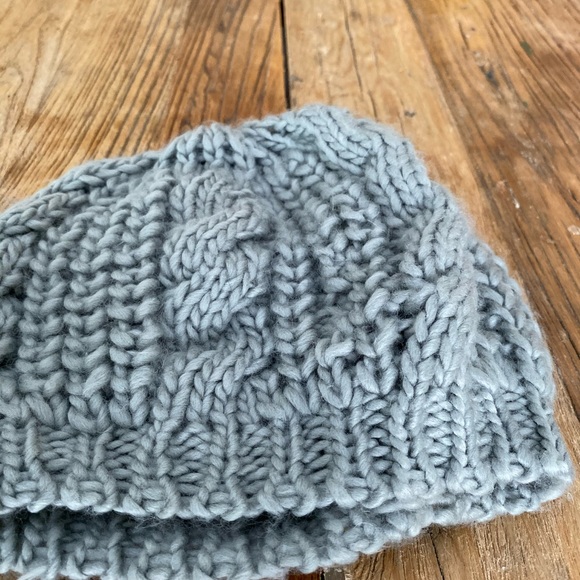 Women’s Chunky Blue Winter Hat - Picture 2 of 5